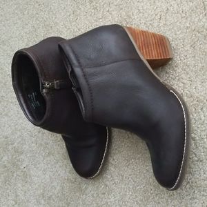 Cole Haan ankle boots 8